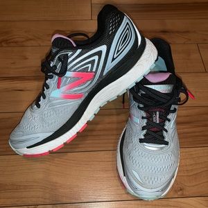 New balance sneakers size 9.5